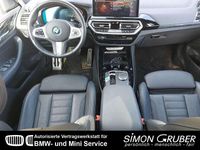 Gebraucht BMW iX3 Impressive 210 kW (286 PS) 2024 Carbonschwarz SUV