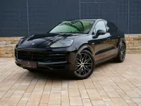 Gebraucht Porsche Cayenne E-Hybrid Coupe 470 PS (345 kW) 2024 Schwarz SUV