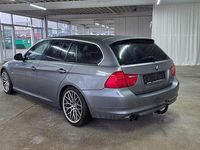 Gebraucht BMW 325 Lifestyle 204 PS (150 kW) 2011 Grau Kombi