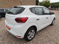 Gebraucht Dacia Sandero Essentiel 67 PS (49 kW) 2024 Weiß Kleinwagen