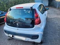 Gebraucht Peugeot 107 68 PS (50 kW) 2014 Weiß Kleinwagen