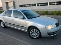 Używany Skoda Superb 115 KM (84 kW) 2005 Srebrny Sedan/Limuzyna