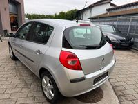 Gebraucht Renault Clio II 75 PS (55 kW) 2006 Silber Limousine
