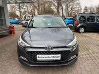 Gebraucht Hyundai i20 Style 84 PS (61 kW) 2016 Grau Kleinwagen