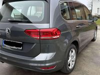 Gebraucht VW Touran Highline 150 PS (110 kW) 2017 Grau Van / Kleinbus
