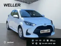 Gebraucht Toyota Yaris Comfort 72 PS (52 kW) 2022 Pure) white ii (weiss Kleinwagen