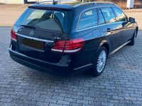 Gebraucht Mercedes E220 Elegance 170 PS (125 kW) 2013 Schwarz Kombi