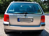 Gebraucht VW Passat 125 PS (91 kW) 1999 Silber Kombi