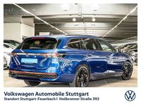 Gebraucht VW Passat R-line 150 PS (110 kW) 2024 Reef blue metallic Kombi