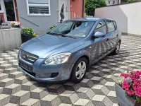 Gebraucht Kia Ceed LX 109 PS (80 kW) 2008 Baltikblau met. Kleinwagen