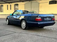 Gebraucht Mercedes E200 136 PS (100 kW) 1998 Blau Cabrio