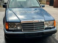 Gebraucht Mercedes 230 132 PS (97 kW) 1990 Blau Limousine