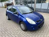 Gebraucht Hyundai i20 Edition 77 PS (56 kW) 2011 Blau Kleinwagen