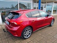 Gebraucht Ford Focus Titanium 150 PS (110 kW) 2018 Rot Limousine