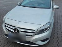 Gebraucht Mercedes A200 156 PS (114 kW) 2015 Silber Kleinwagen