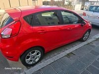 Gebraucht Ford Fiesta 101 PS (74 kW) 2015 Rot Kleinwagen