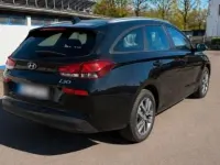 Gebraucht Hyundai i30 120 PS (88 kW) 2018 Schwarz Kombi