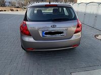 Gebraucht Kia Ceed LX 109 PS (80 kW) 2009 Beige Kleinwagen