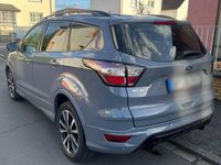 Gebraucht Ford Kuga ST-Line 150 PS (110 kW) 2019 Grau SUV