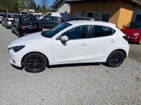 Używany Mazda 2 Center-Line 75 KM (55 kW) 2017 Biały Hatchback