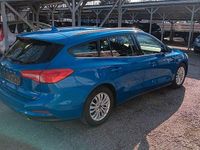 Gebraucht Ford Focus Titanium 120 PS (88 kW) 2019 Blau Kombi