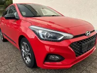 Gebraucht Hyundai i20 Advantage 101 PS (74 kW) 2020 Rot Kleinwagen