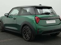 Gebraucht Mini Cooper Favoured 156 PS (114 kW) 2024 Grün Kleinwagen