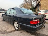 Gebraucht Mercedes E200 Classic 163 PS (119 kW) 2001 Schwarz Limousine