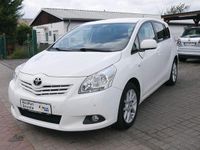 Gebraucht Toyota Verso Travel 147 PS (108 kW) 2012 Weiß Van / Kleinbus