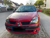 Second-hand Renault Clio II 75 CP (55 kW) 2004 Roșu Hatchback