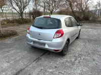 Gebraucht Renault Clio II Dynamique 75 PS (55 kW) 2010 Silber Limousine