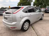 Gebraucht Ford Focus Style 109 PS (80 kW) 2010 Silber Limousine