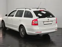 Gebraucht Skoda Octavia Ambiente 105 PS (77 kW) 2010 Weiß Kombi