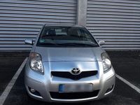 Gebraucht Toyota Yaris 69 PS (50 kW) 2011 Silber Kleinwagen