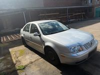 Second-hand VW Bora 116 CP (85 kW) 2002 Argintiu Berlinǎ