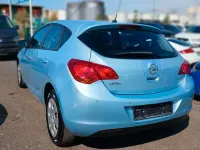 Gebraucht Opel Astra Edition 101 PS (74 kW) 2010 Blau Limousine