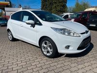 Używany Ford Fiesta Titanium 82 KM (60 kW) 2010 Biały Hatchback