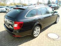 Gebraucht Skoda Superb Exclusive 140 PS (102 kW) 2014 Schwarz metallic Kombi