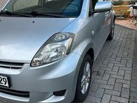 Gebraucht Daihatsu Sirion 91 PS (66 kW) 2009 Silber Kleinwagen
