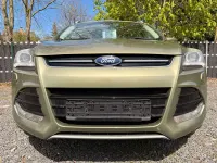 Usado Ford Kuga Titanium 140 HP (102 kW) 2013 Verde SUV