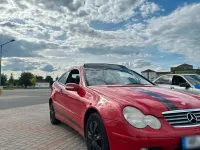 Gebraucht Mercedes C180 129 PS (94 kW) 2001 Rot Coupé