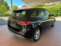 Gebraucht Mercedes B180 Style 136 PS (100 kW) 2019 Kosmosschwarz Kleinwagen