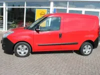 Gebraucht Opel Combo 95 PS (69 kW) 2016 Rot Van / Kleinbus
