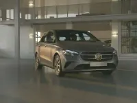 Gebraucht Mercedes B220 190 PS (139 kW) 2023 Metalliclack mountaingrau Kleinwagen