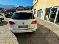 Używany VW Touareg Edition 280 KM (205 kW) 2017 Biały SUV