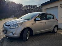 Gebraucht Hyundai i20 100 PS (73 kW) 2010 Grau Kleinwagen