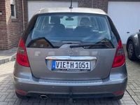 Gebraucht Mercedes A180 116 PS (85 kW) 2011 Grau Limousine