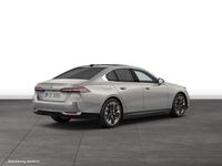 Gebraucht BMW 550e Comfort Edition 489 PS (359 kW) 2024 Oxidgrau metallic Limousine