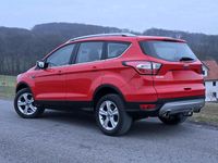 Gebraucht Ford Kuga 120 PS (88 kW) 2018 Rot SUV
