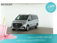 Gebraucht Mercedes V220 Style 163 PS (119 kW) 2025 Silber Van / Kleinbus